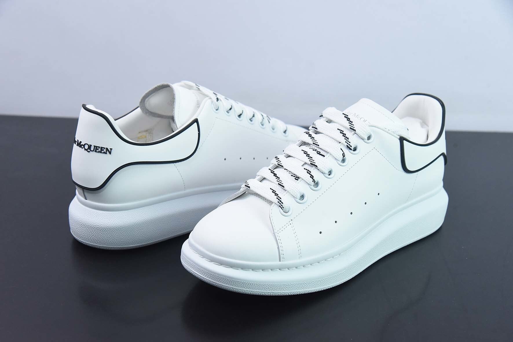 Alexander McQueen White/Black