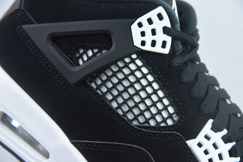 Jordan 4 Retro White Thunder