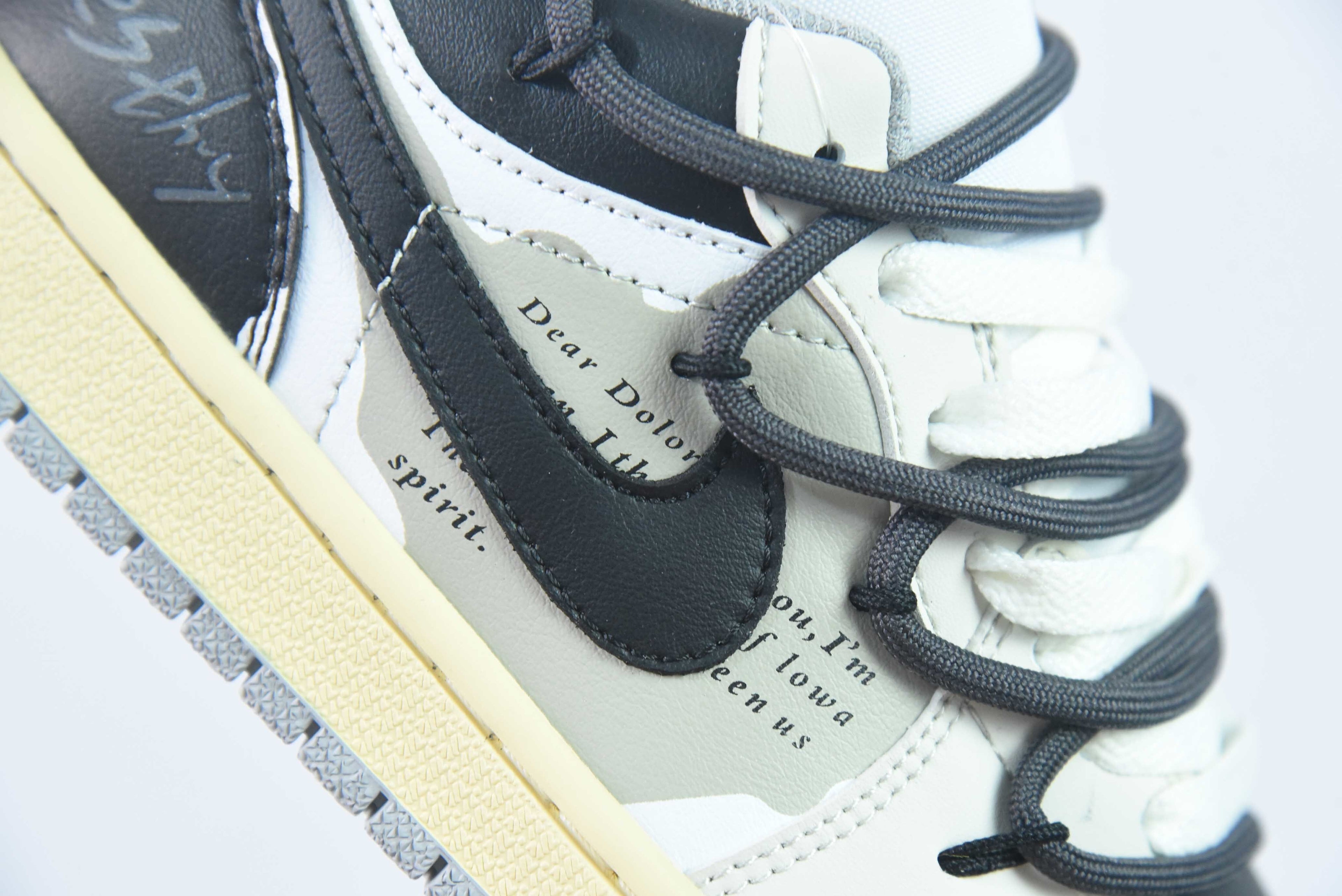 Jordan 1 Low Desphry