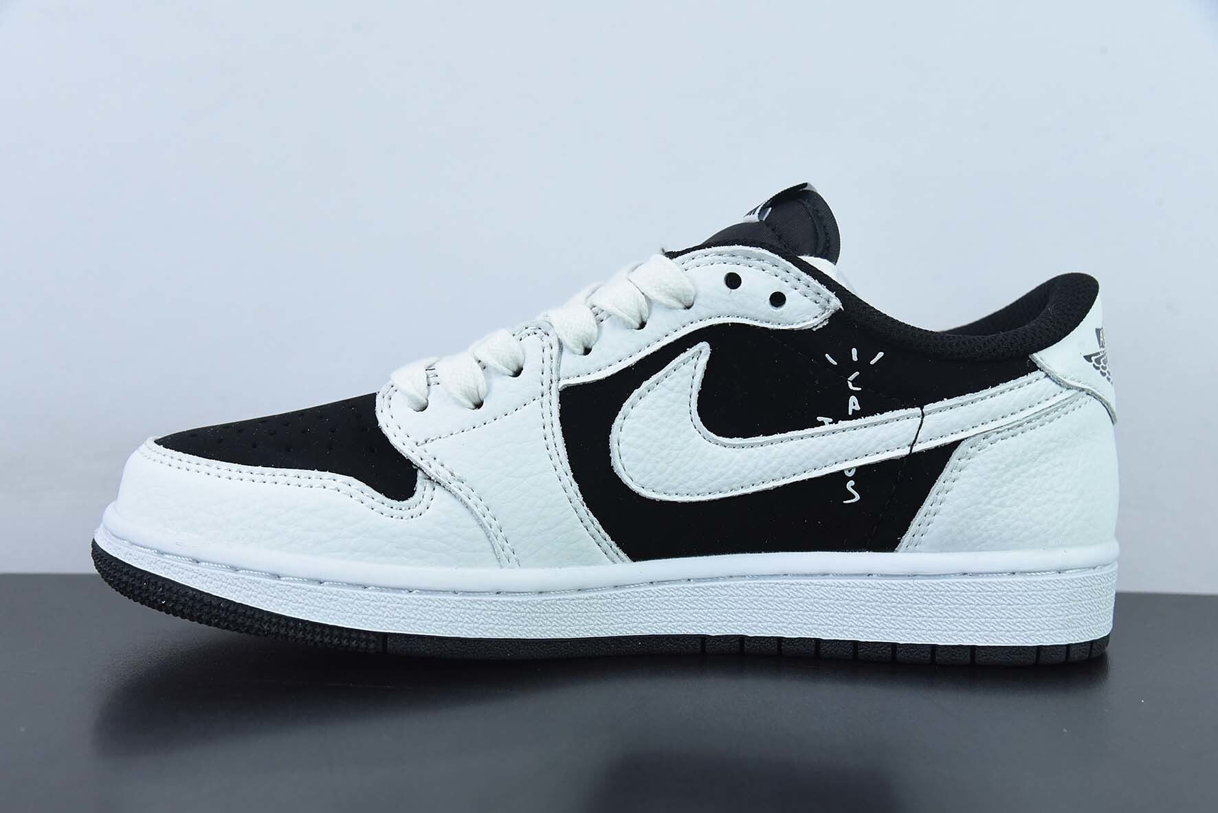 Jordan 1 Low OG SP Travis Panda