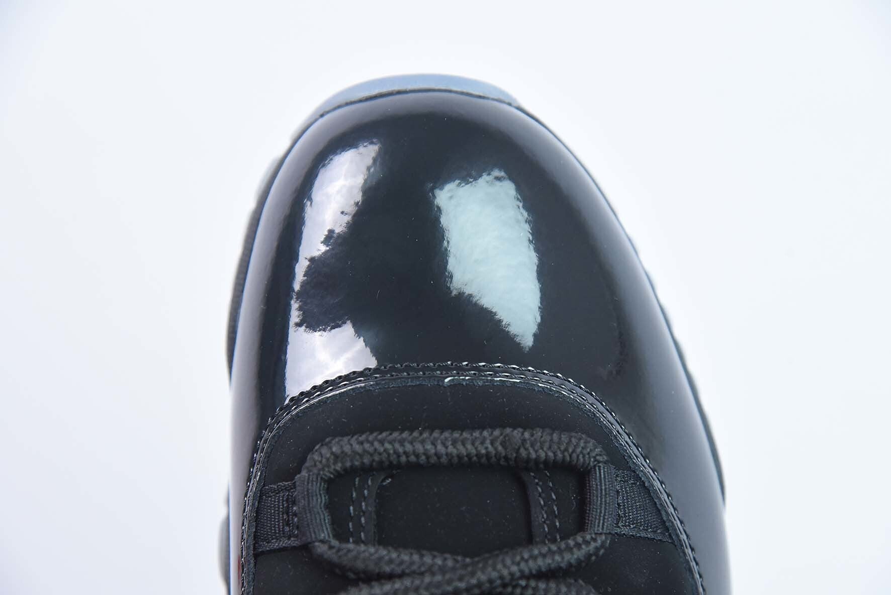 Jordan 11 Retro Cap and Gown