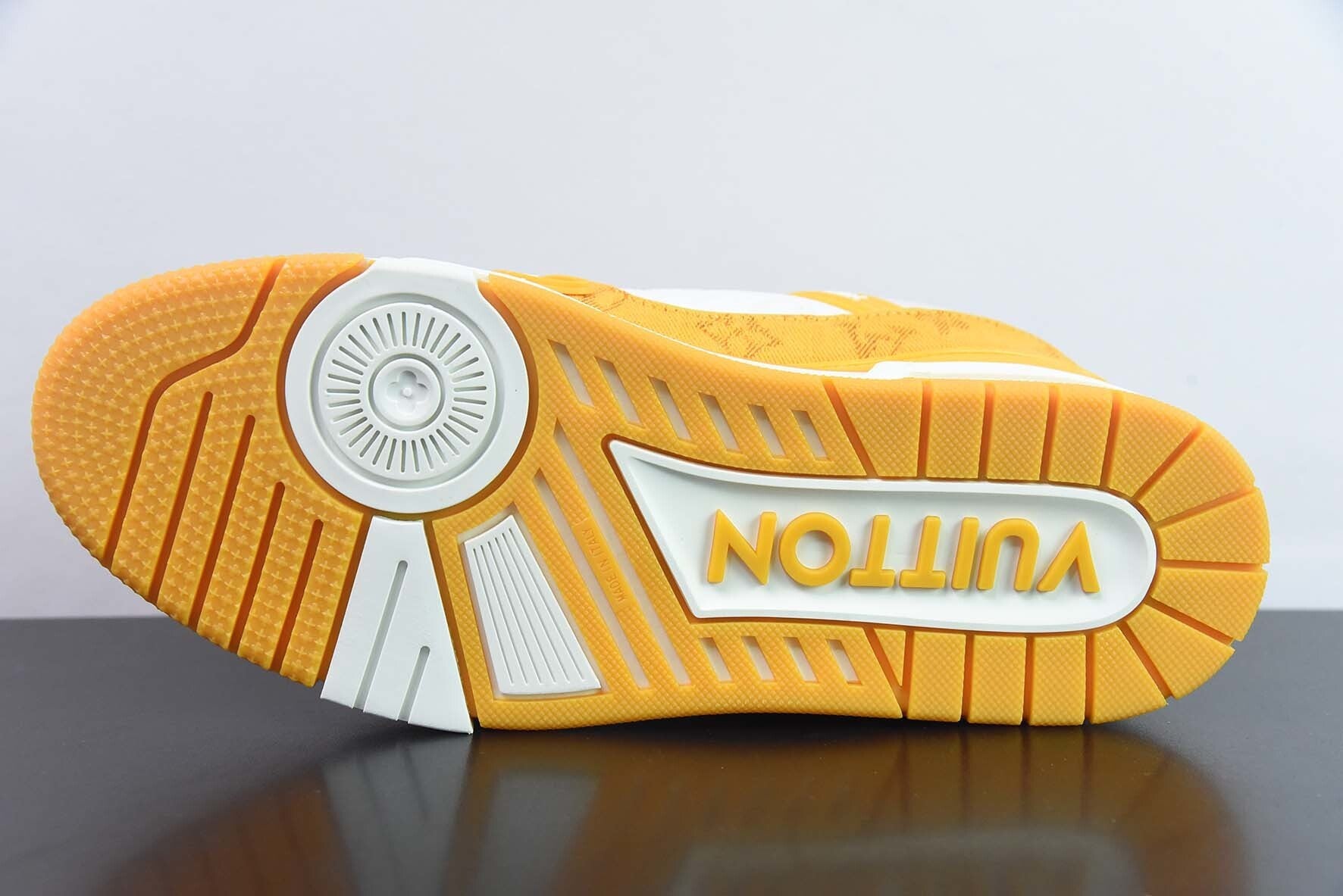 Louis Vuitton Trainer Yellow