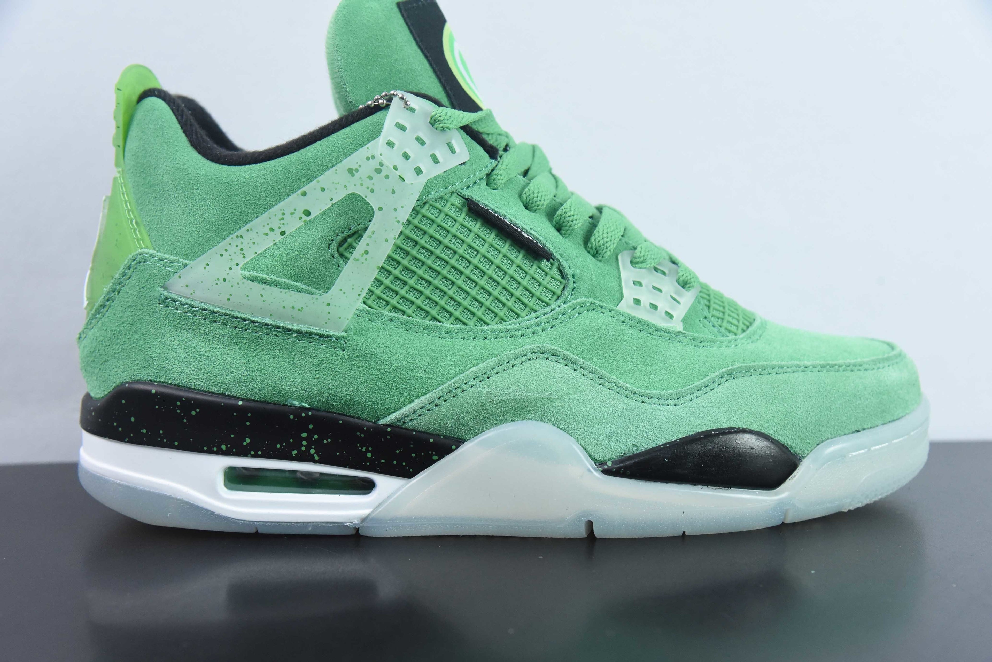 Jordan 4 Retro Wahlburgers
