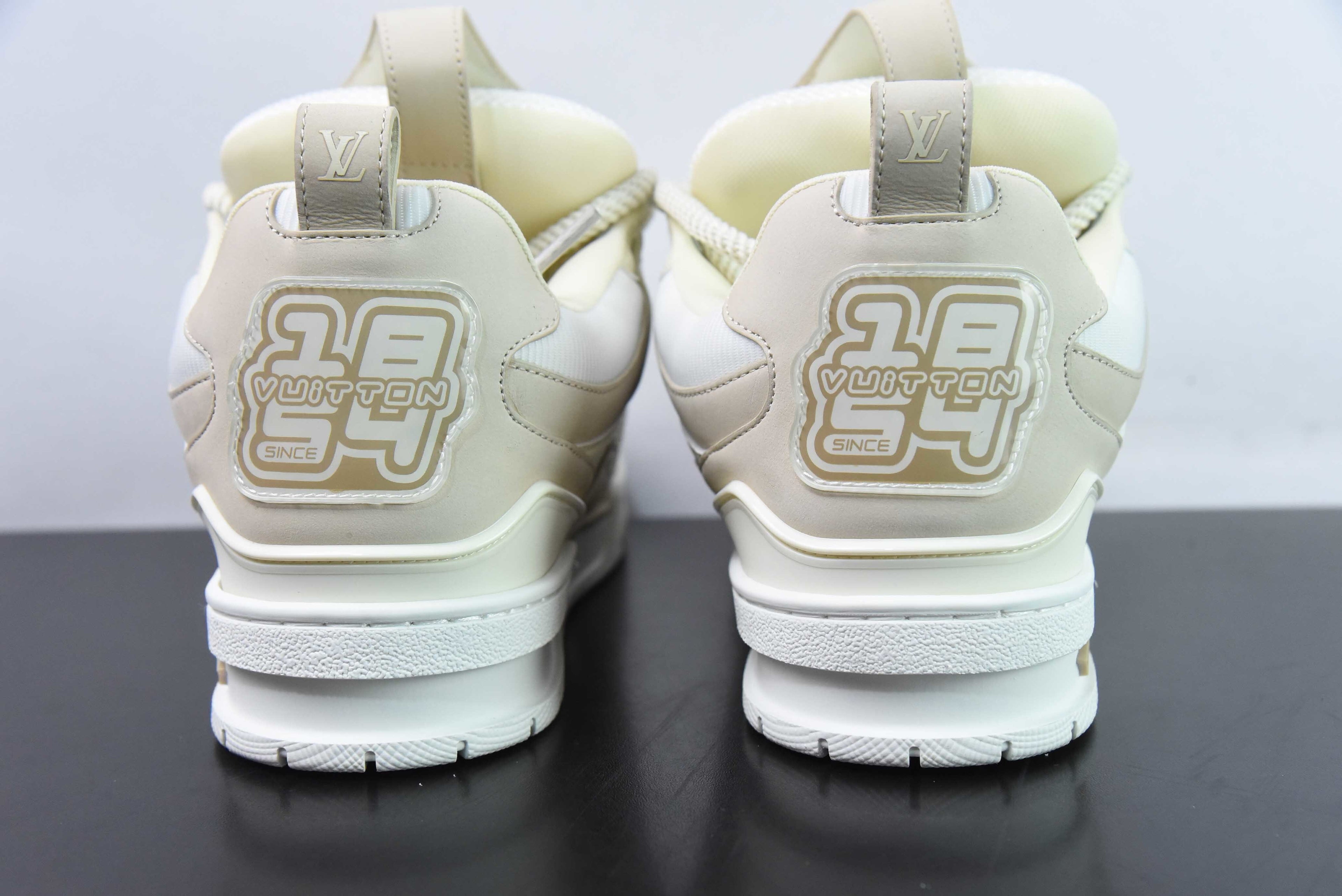 Louis Vuitton Skate Beige