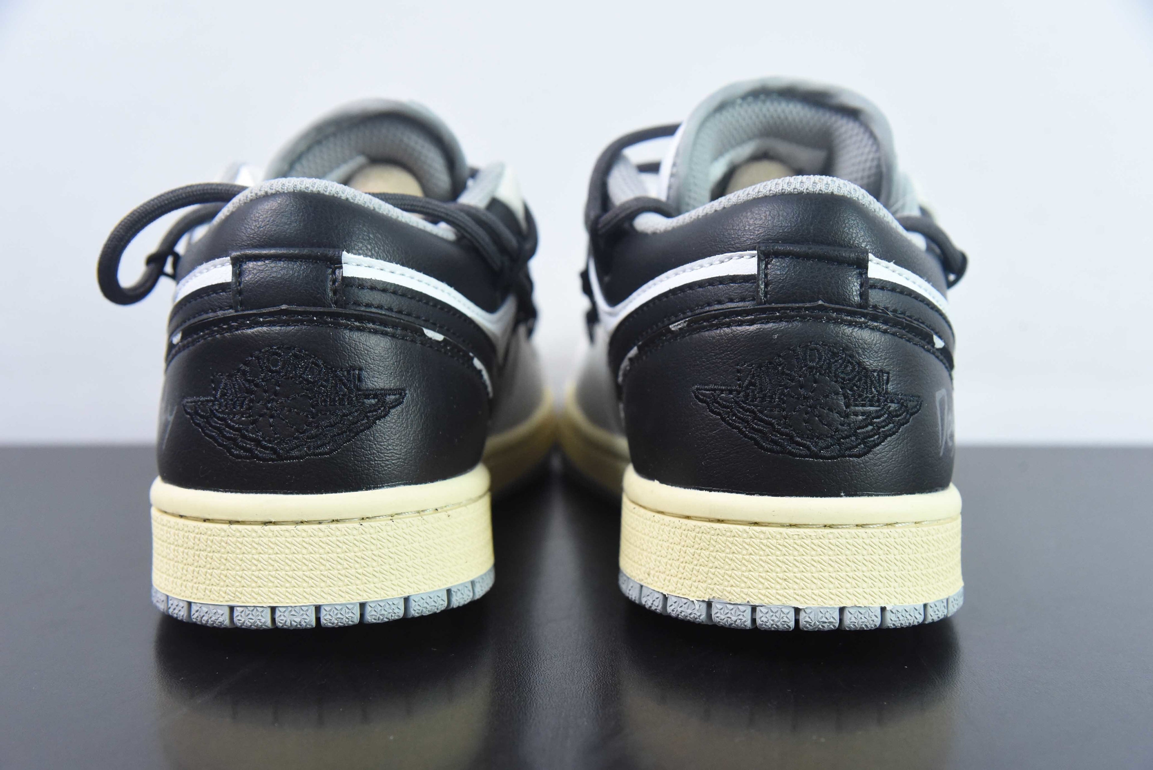 Jordan 1 Low Desphry