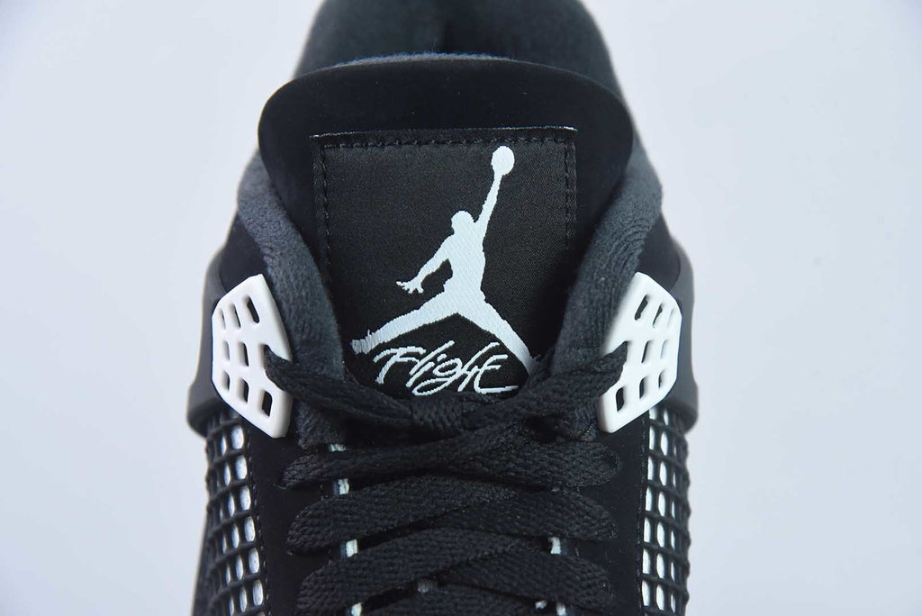 Jordan 4 Retro White Thunder