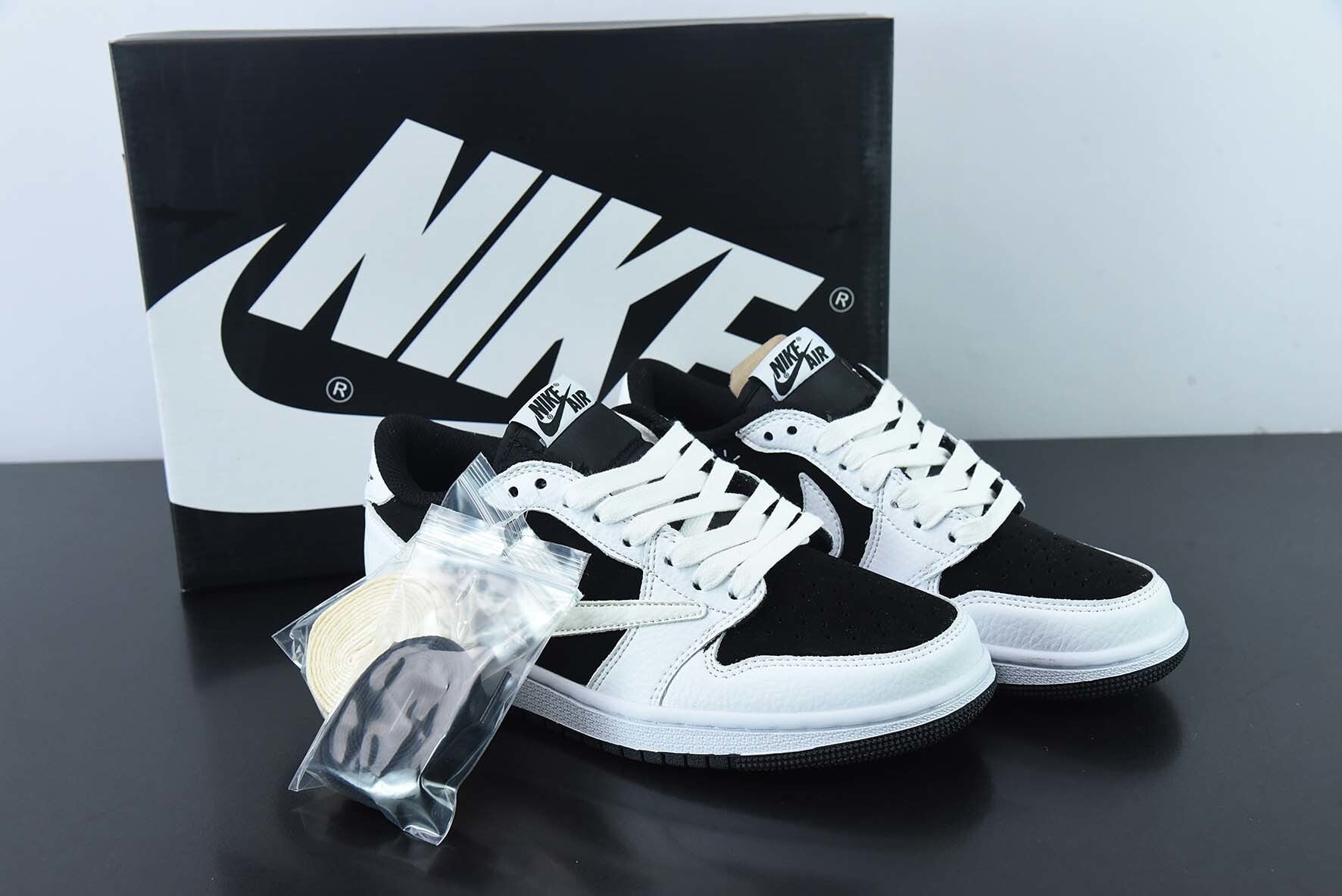 Jordan 1 Low OG SP Travis Panda