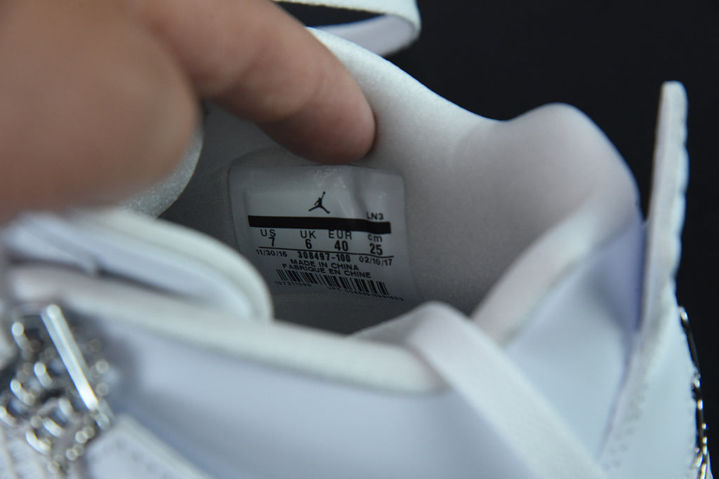 Jordan 4 Retro Metallic Silver