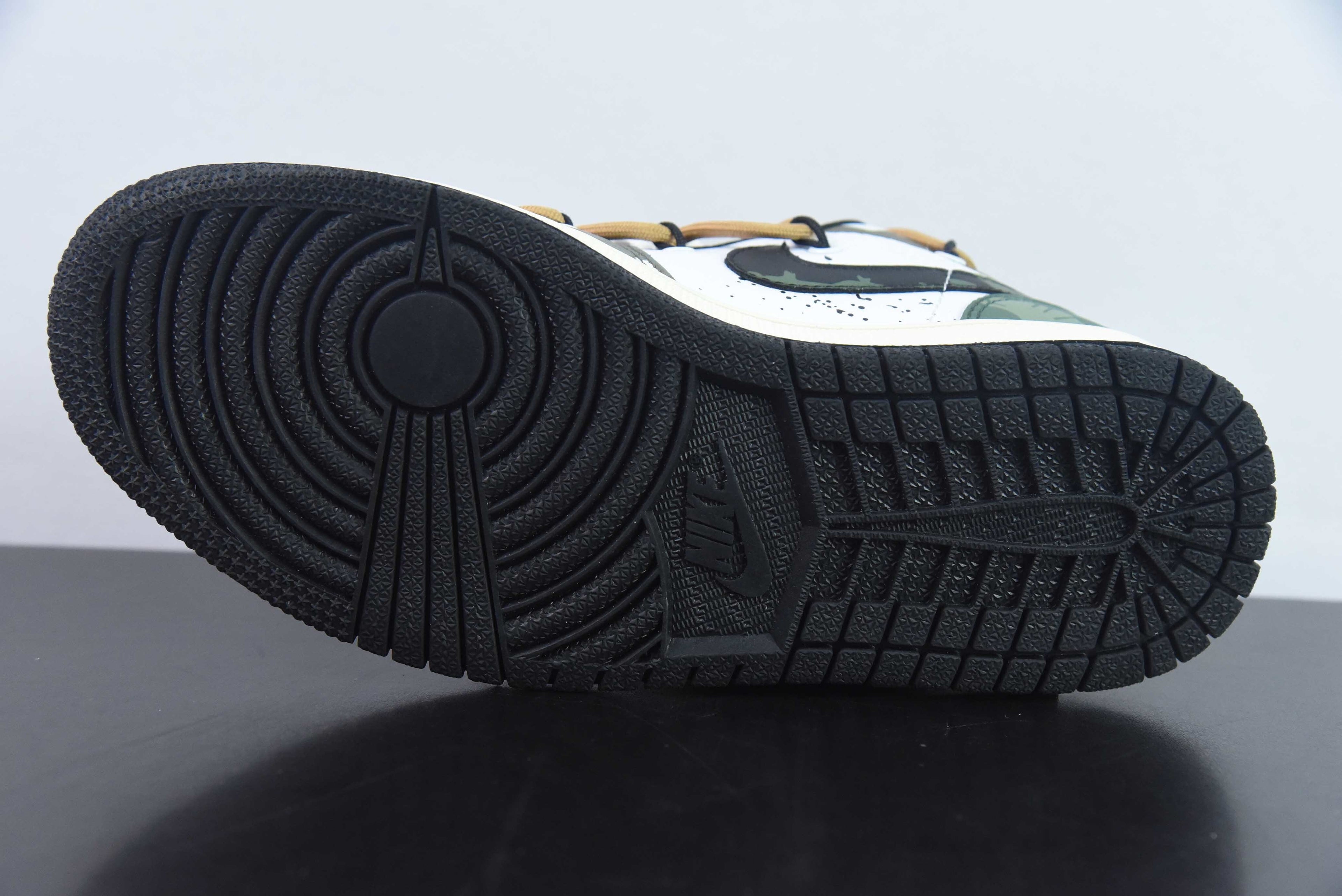 Jordan 1 Low PandaPrank