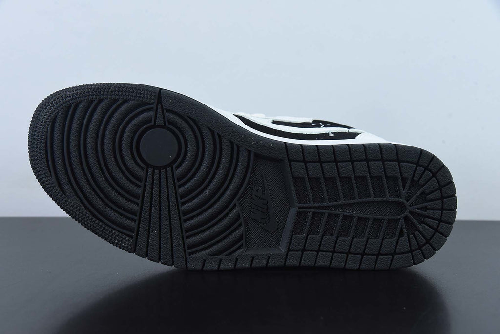 Jordan 1 Low OG SP Travis Panda