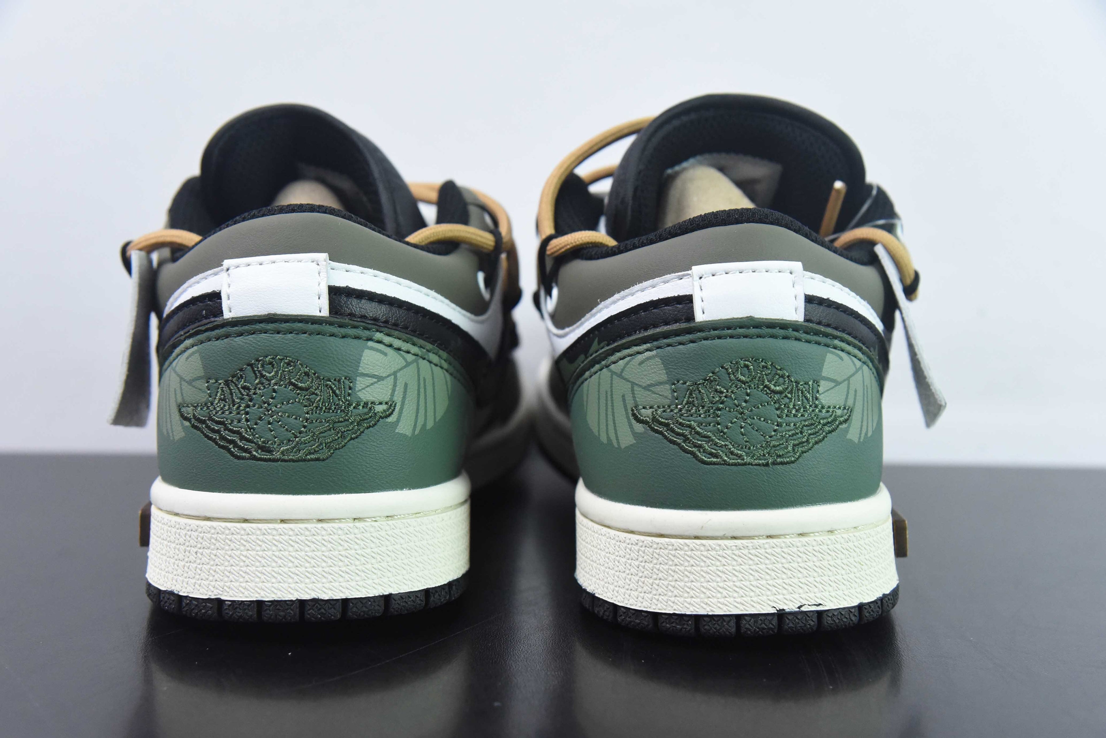 Jordan 1 Low PandaPrank