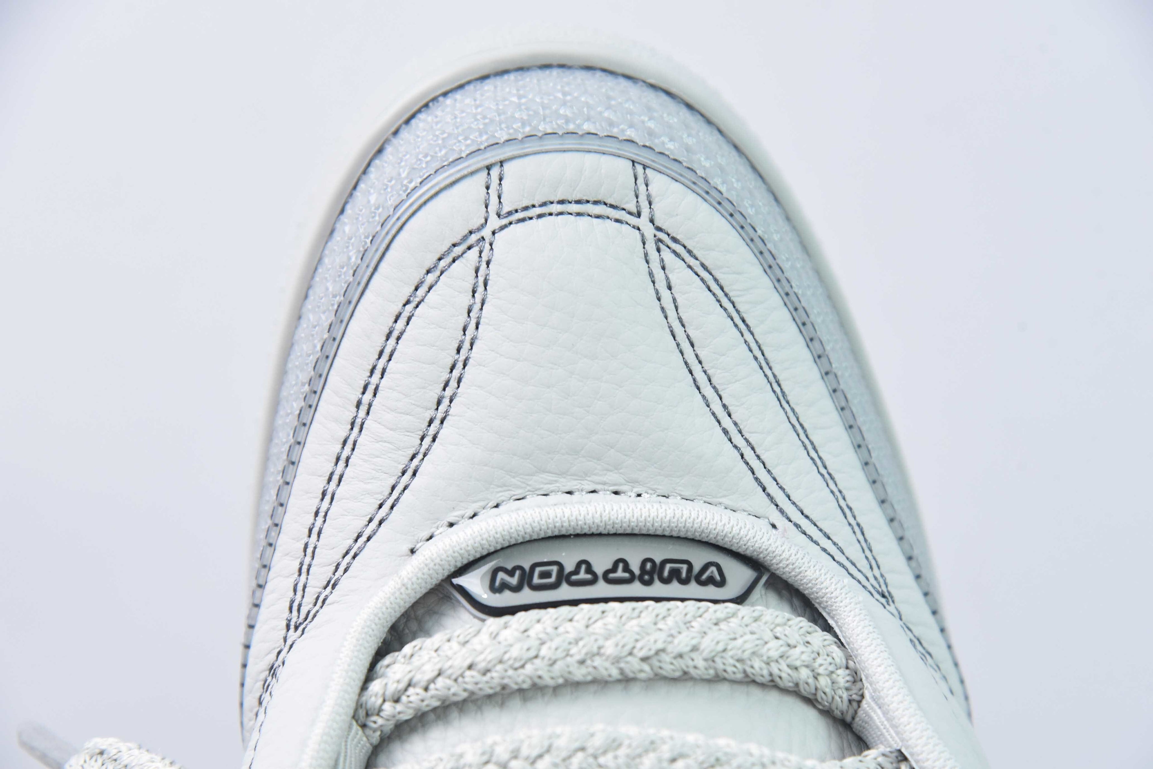 Louis Vuitton Skate Gray