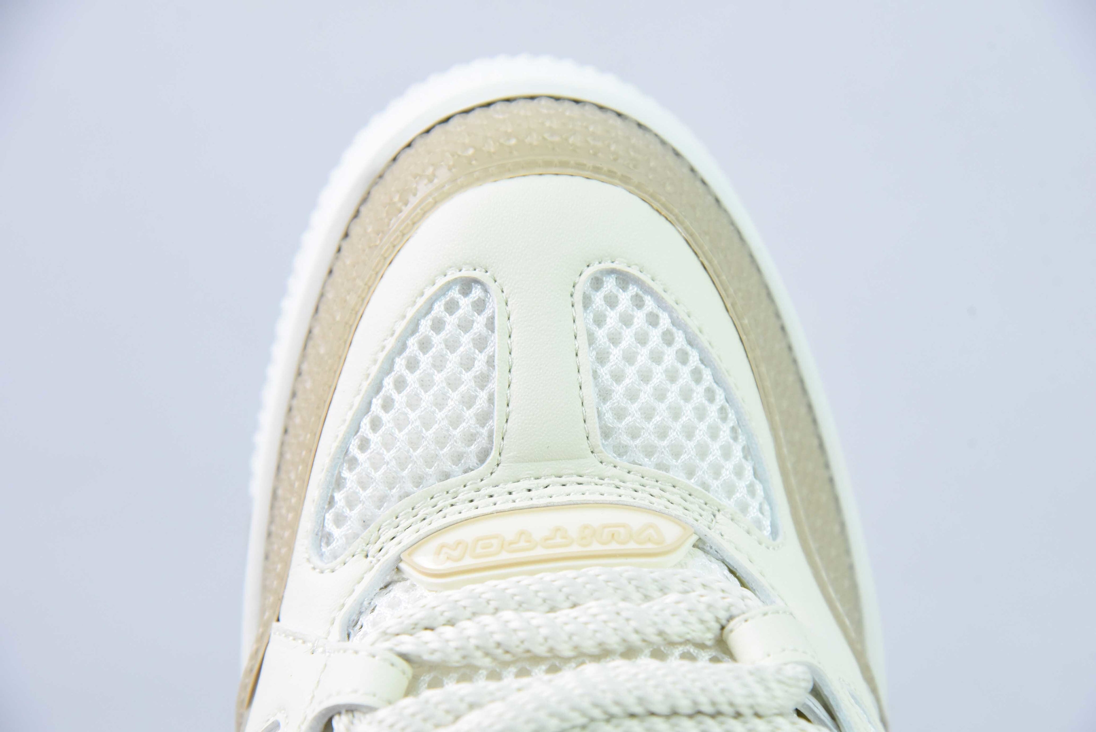 Louis Vuitton Skate Beige