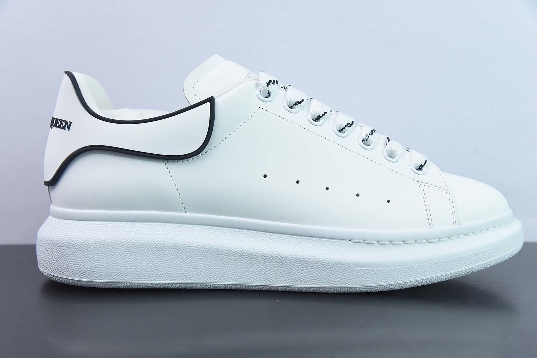 Alexander McQueen White/Black