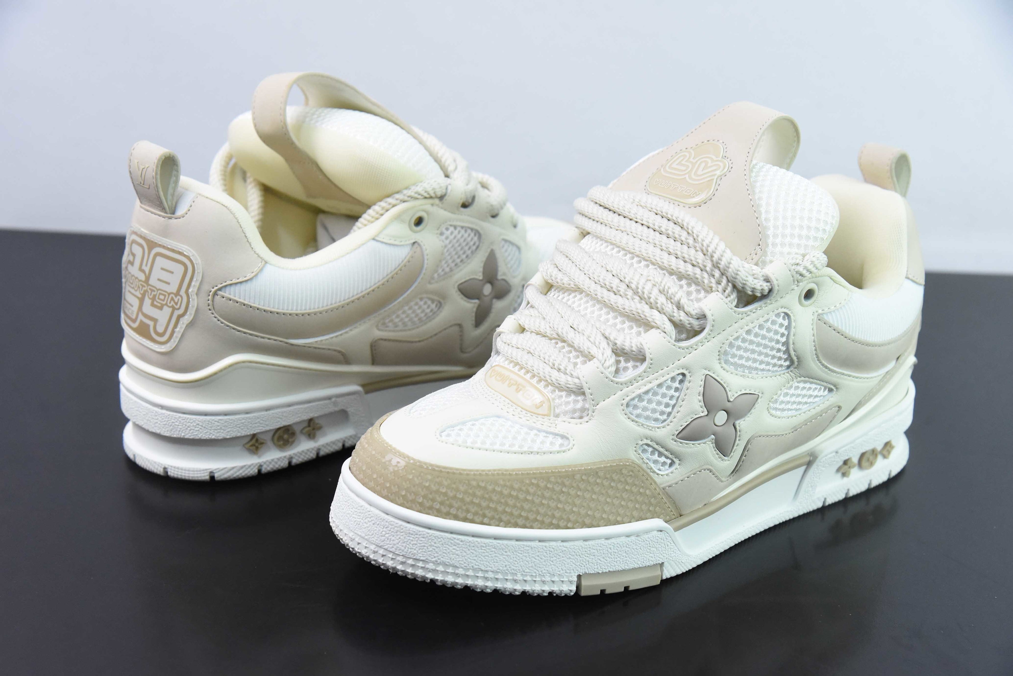 Louis Vuitton Skate Beige