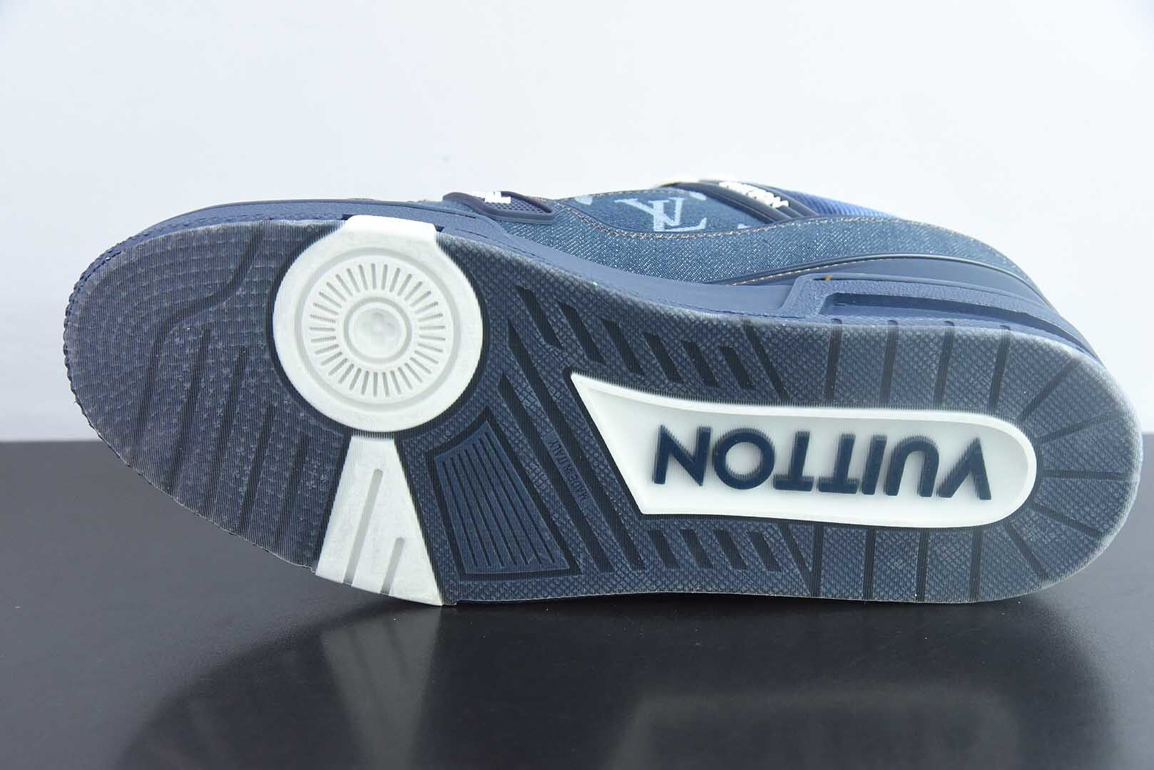 Louis Vuitton Trainer Blue