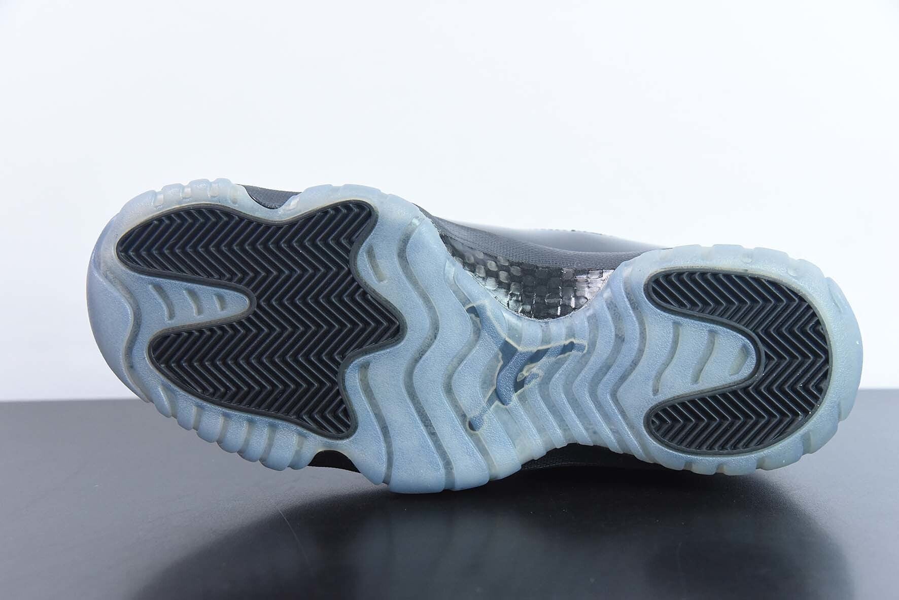 Jordan 11 Retro Cap and Gown