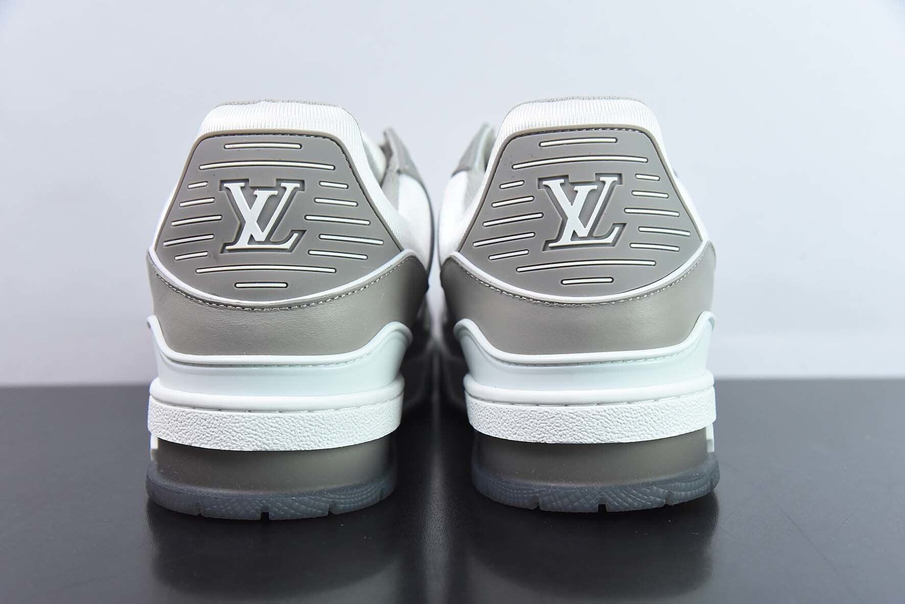 Louis Vuitton Trainer Gray