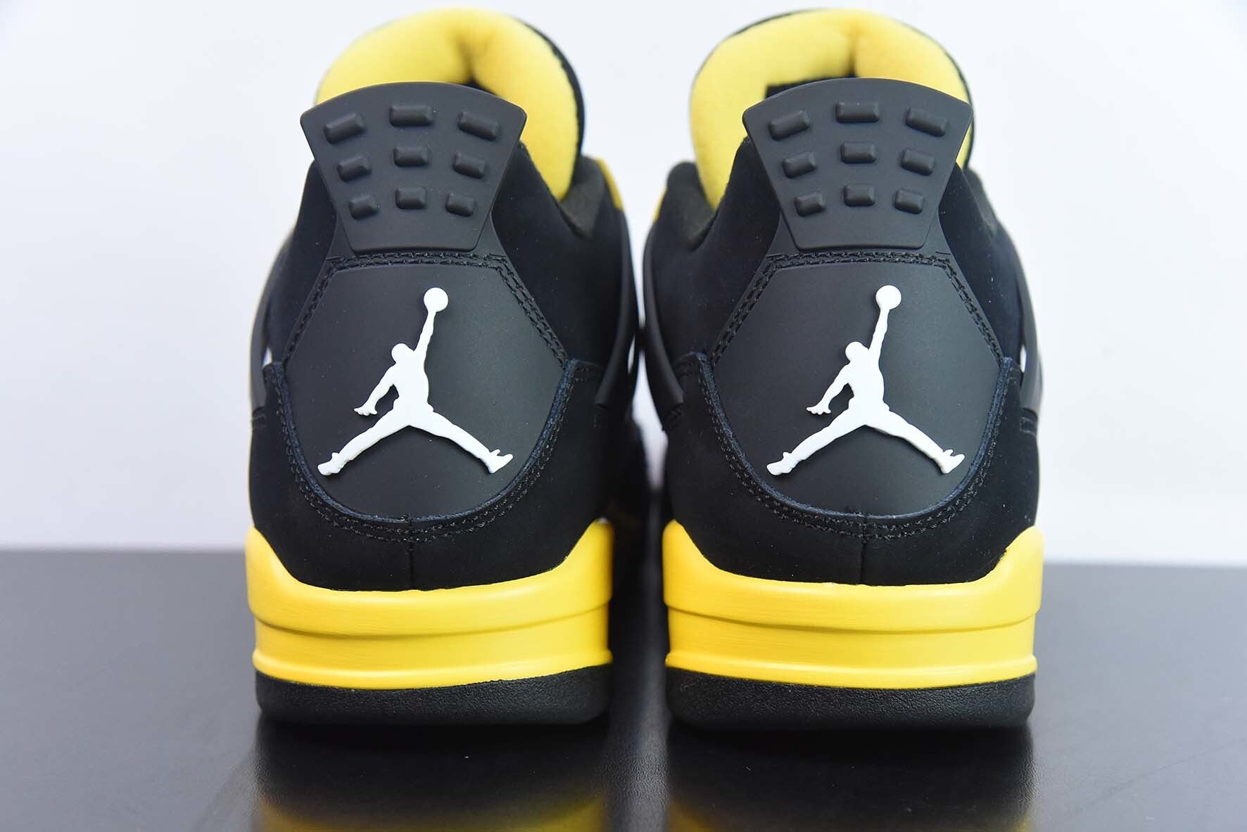 Jordan 4 Retro Thunder